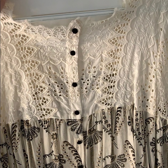 Pattern lace blouse - Picture 3 of 4